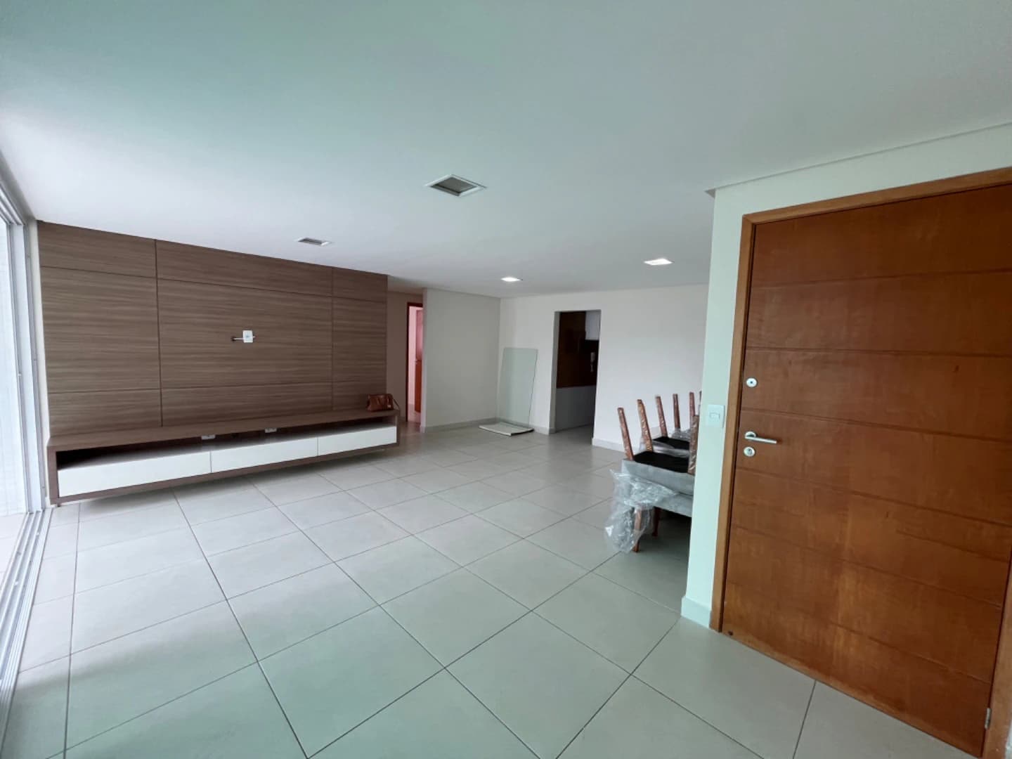 Apartamento Amplo com Varanda Gourmet | 4 Quartos, 2 Suítes | Cabo Branco